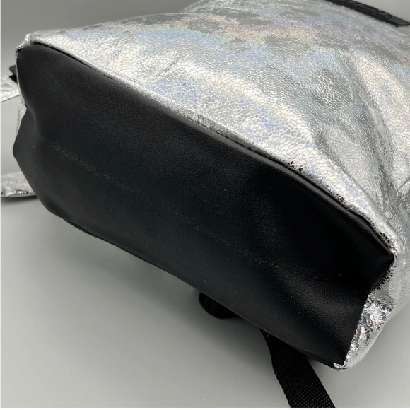 Metallic Sliver Backpack TIGI - Picture 2 of 7